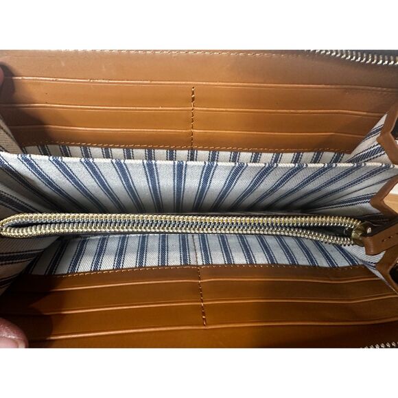 Dooney & Bourke Natural Beacon Vachetta Leather Zip Around Wallet EUC - Picture 5 of 6